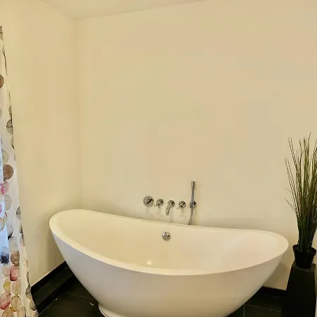 Amazing Luxury Larnaca Hotel 4*