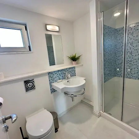 Amazing Luxury Larnaca 4*