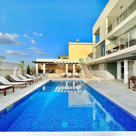 Amazing Luxury Larnaca Ξενοδοχείο
