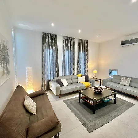 Amazing Luxury Larnaca Hotel